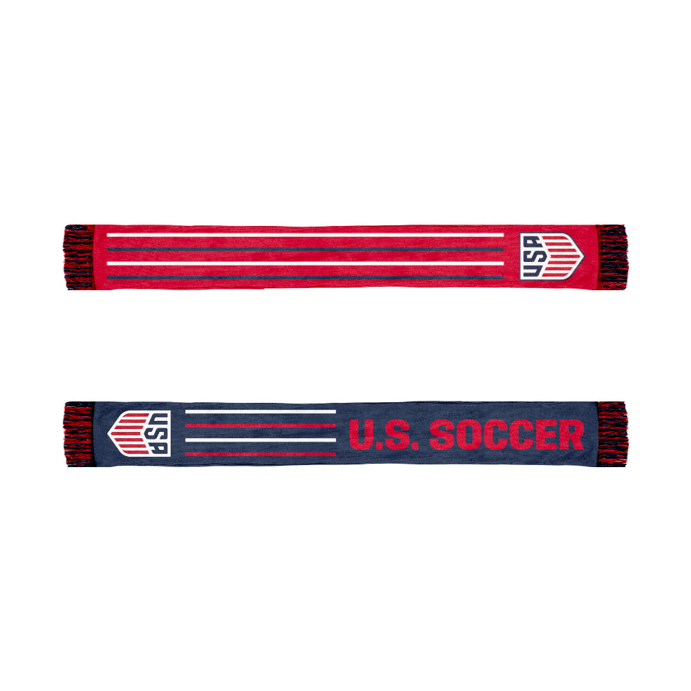 USMNT scarves in red